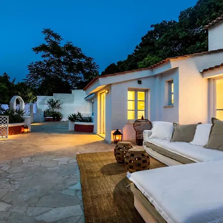 Amelie By Interhome יאליסוס